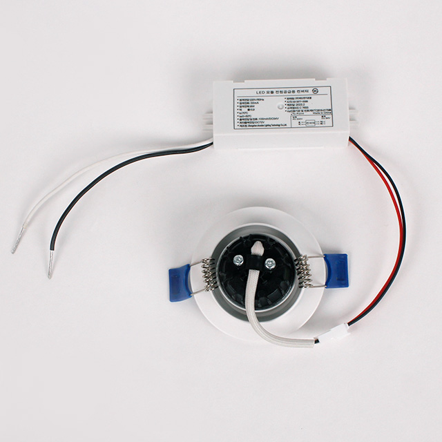 LED 다운라이트 집중형 2인치 COB 6W 고와트 직회전 매입등 플리커프리 매립등